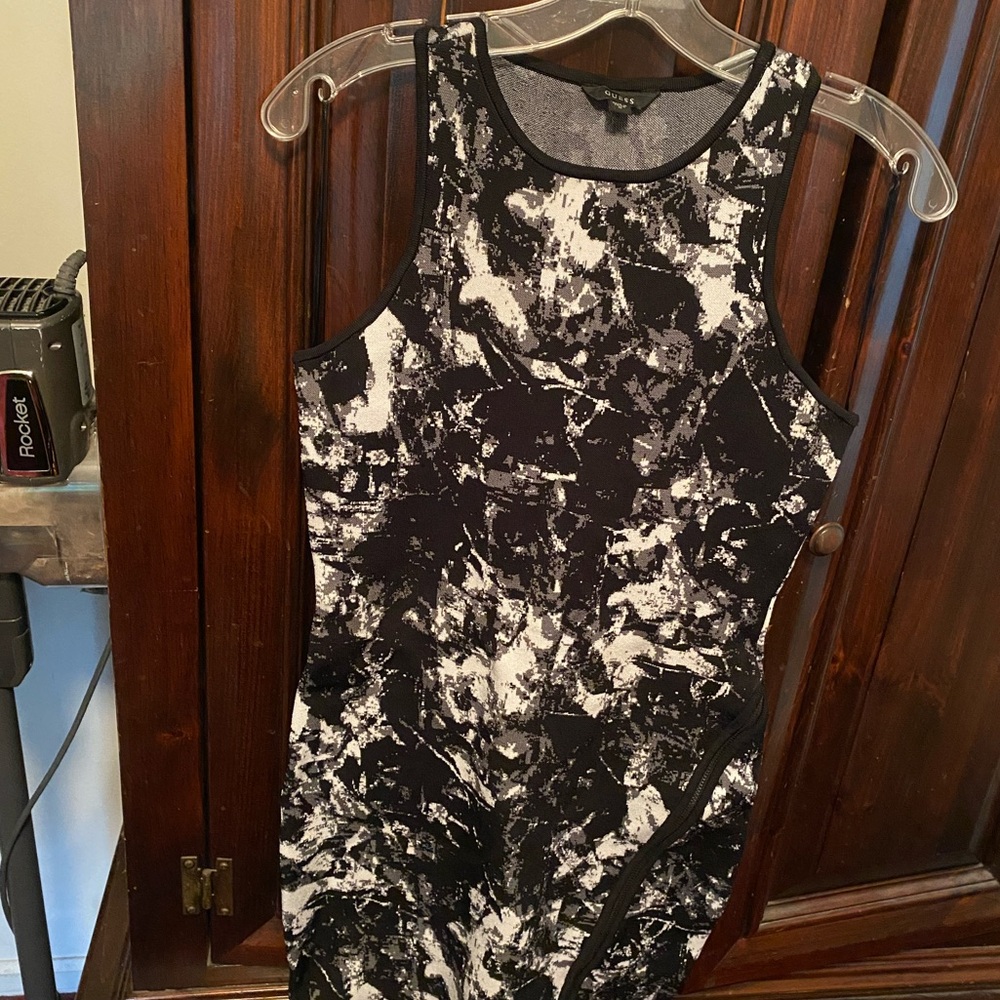 Guess dress - never worn size Medium